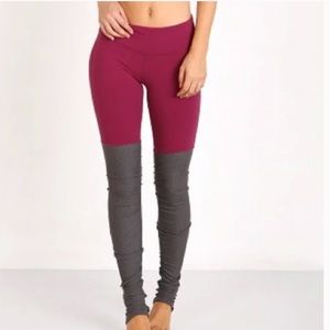 ALO Yoga Women’s Goddess Ribbed Leggings Heathered Fushia